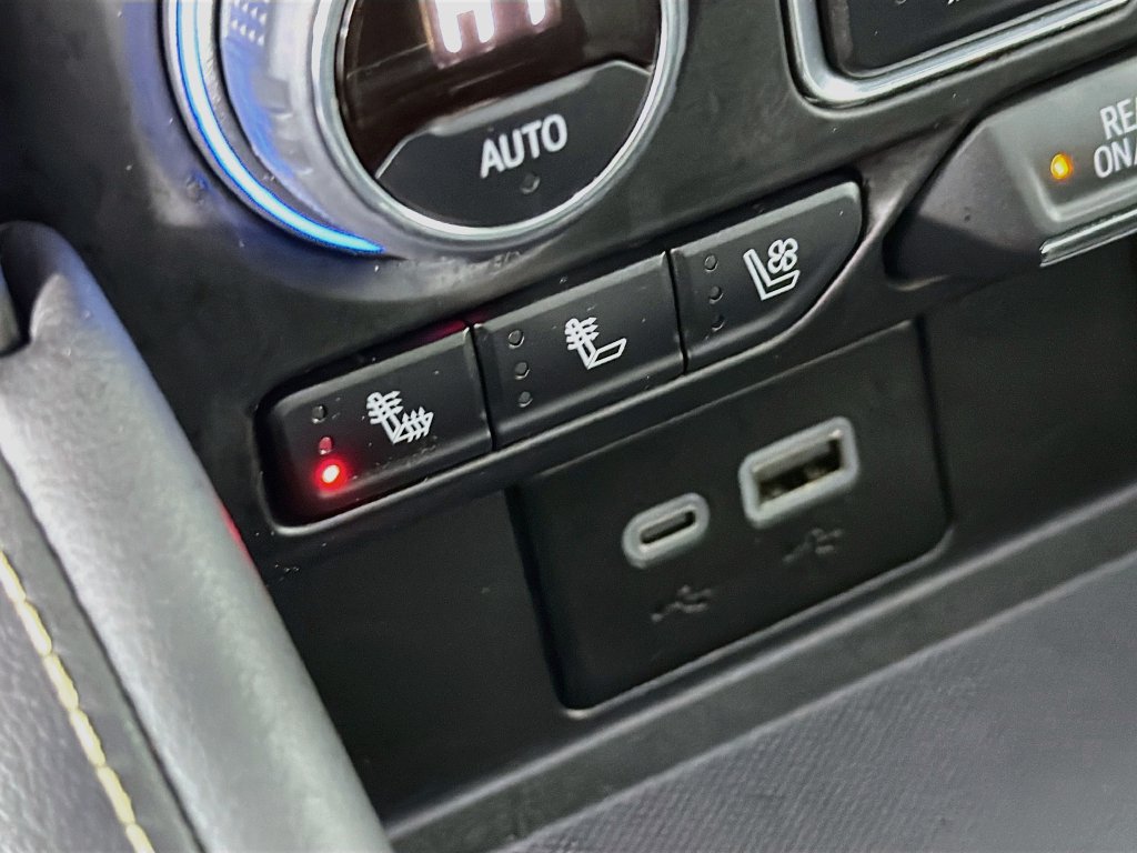 Used 2024 Chevrolet Tahoe Premier AWD/4WD image 21