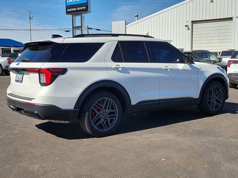 Used 2025 Ford Explorer ST-Line w/ Premium Package RWD image 4