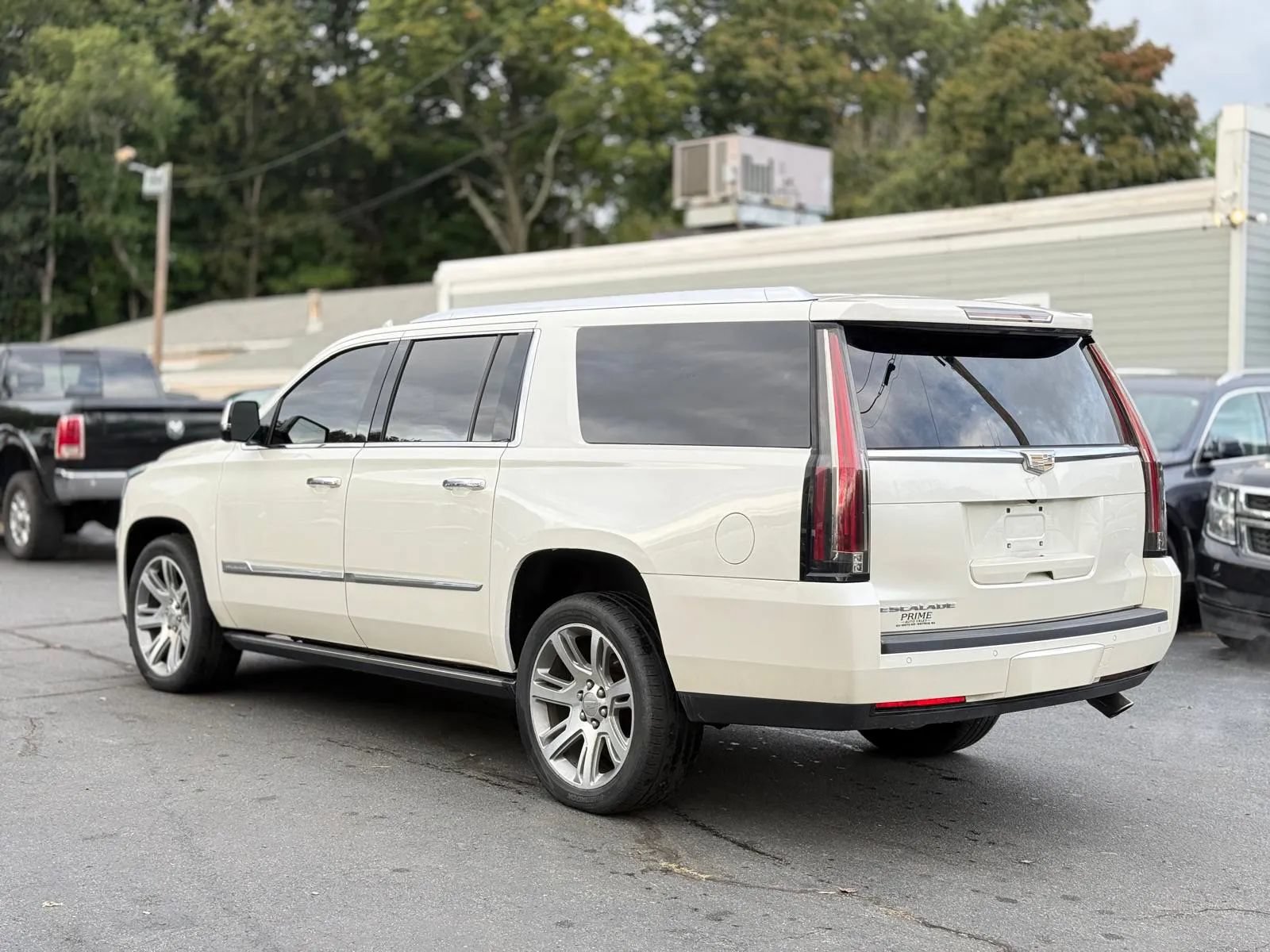 Used 2015 Cadillac Escalade ESV Premium AWD/4WD image 6