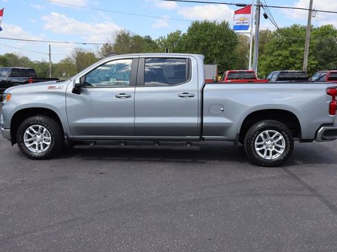 Used 2023 Chevrolet Silverado 1500 LT AWD/4WD image 25