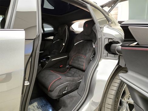 Used 2026 Ferrari Purosangue image 18