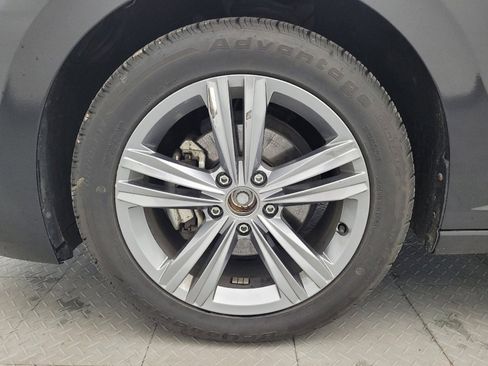 Used 2024 Volkswagen Jetta SE FWD image 31