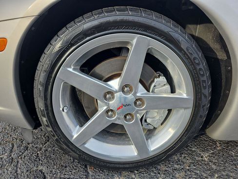 Used 2005 Chevrolet Corvette Convertible w/ Preferred Equipment Group image 30