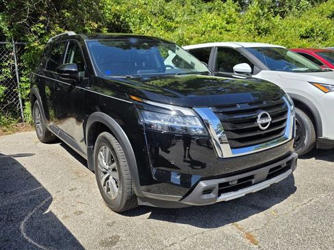 Used 2024 Nissan Pathfinder SL AWD/4WD image 1