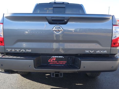 Used 2021 Nissan Titan SV w/ SV Convenience Package image 29