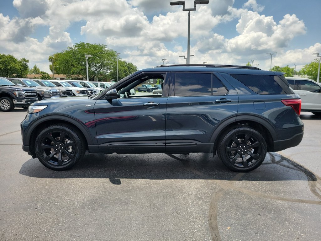 Certified 2024 Ford Explorer ST-Line w/ Class IV Trailer Tow Package AWD/4WD image 7