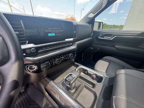 Used 2024 Chevrolet Silverado 1500 LTZ AWD/4WD image 21