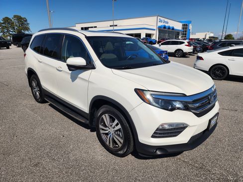 Used 2017 Honda Pilot EX-L image 2
