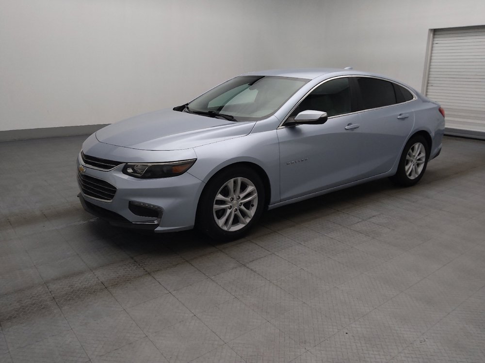 Used 2017 Chevrolet Malibu LT w/ Leather Package FWD image 2