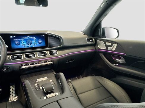 Certified 2025 Mercedes-Benz GLS 450 4MATIC image 25