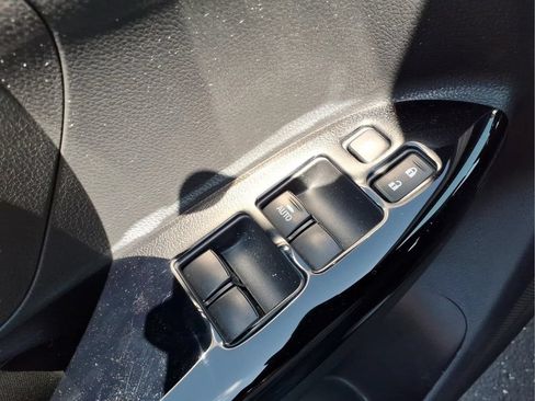 Used 2024 Mitsubishi Eclipse Cross LE AWD/4WD image 17