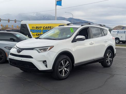 Used 2018 Toyota RAV4 XLE image 9