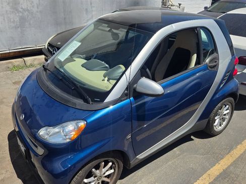 Used 2010 smart fortwo passion RWD image 2