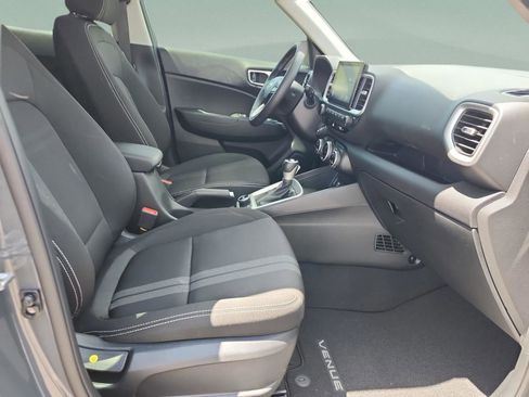 Certified 2026 Hyundai Venue SEL FWD image 18