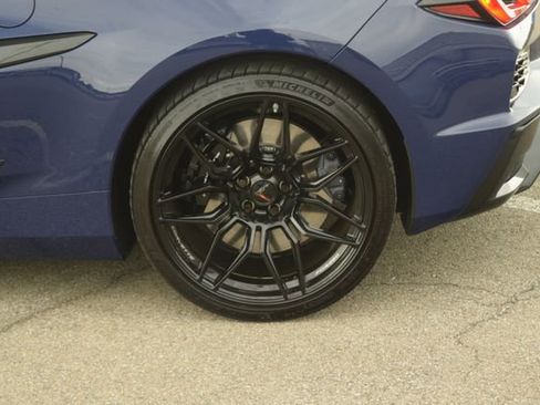 Used 2025 Chevrolet Corvette Z06 RWD image 28