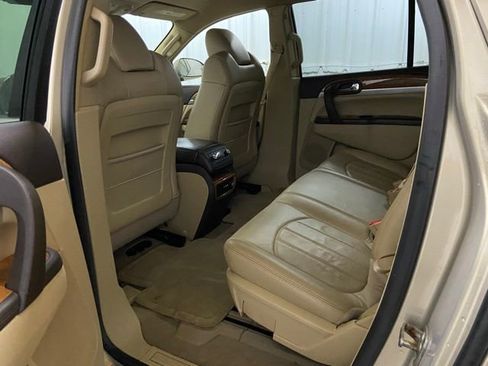 Used 2009 Buick Enclave CXL w/ Entertainment Package #2 image 26