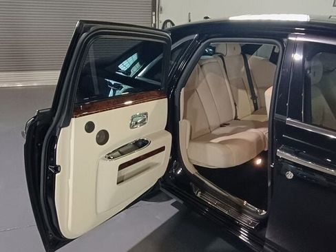 Used 2015 Rolls-Royce Ghost image 31