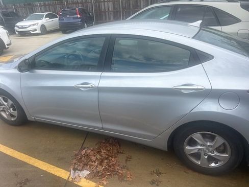 Used 2014 Hyundai Elantra SE image 9