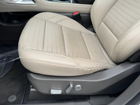 Certified 2024 Lincoln Nautilus Reserve image 26