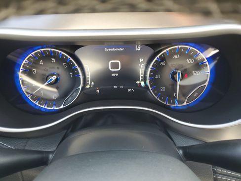 New 2026 Chrysler Pacifica Select image 12