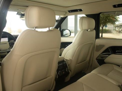 Used 2025 Land Rover Range Rover SE image 31