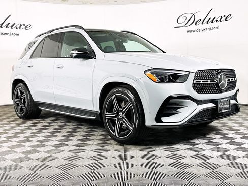 Used 2025 Mercedes-Benz GLE 450 4MATIC image 1