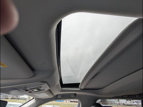 Used 2022 Toyota Highlander Limited image 12