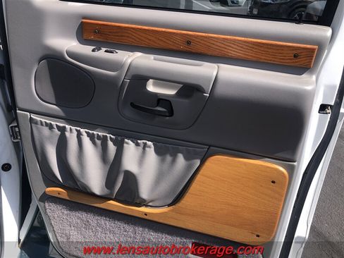 Used 1997 Ford E-250 and Econoline 250 Heavy-Duty Extended RWD image 22