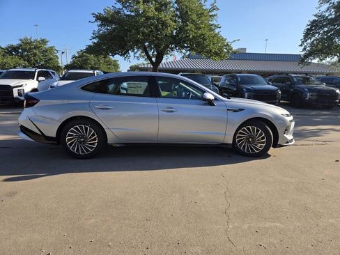 New 2025 Hyundai Sonata Limited image 6