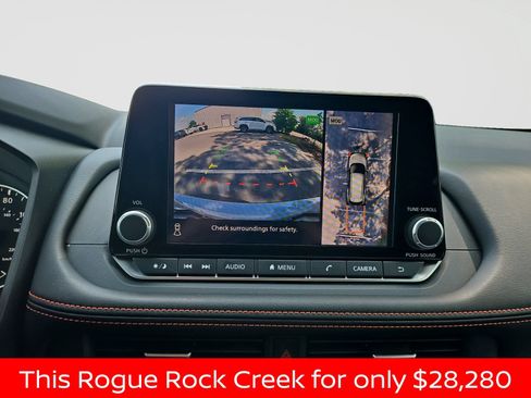 Used 2025 Nissan Rogue SV AWD/4WD image 29