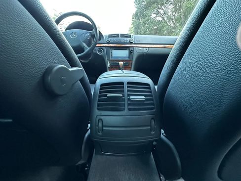 Used 2005 Mercedes-Benz E 320 Sedan image 45