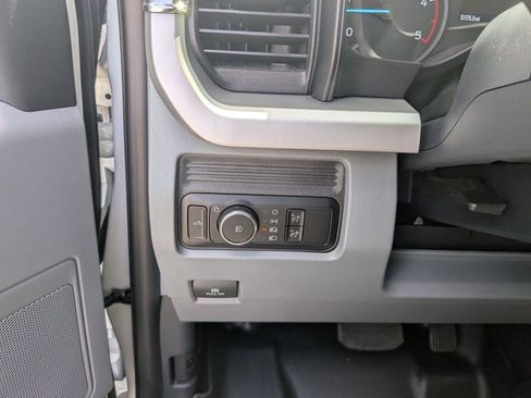 Used 2025 Ford F350 XL w/ XL Chrome Package image 27