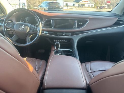 Used 2018 Buick Enclave Avenir image 12