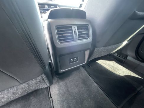 Used 2023 Nissan Rogue SV AWD/4WD image 22