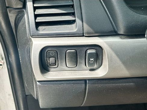 Used 2011 Mitsubishi Galant FWD image 11