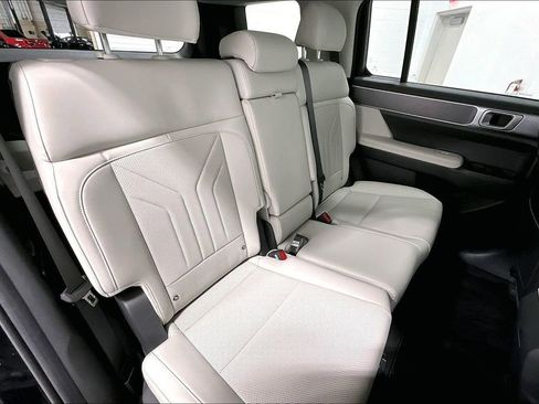 Used 2025 Hyundai Santa Fe SEL FWD image 32