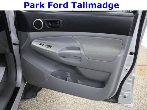 Used 2005 Toyota Tacoma PreRunner image 17