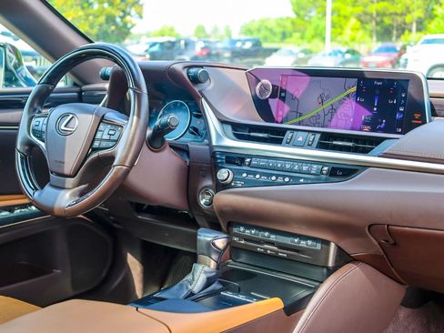 Used 2021 Lexus ES 250 w/ Premium Package AWD/4WD image 6