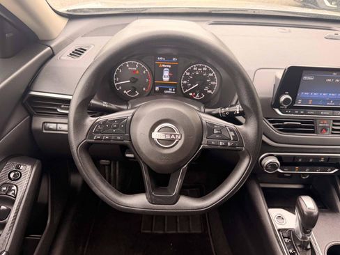 Used 2023 Nissan Altima 2.5 S FWD image 16