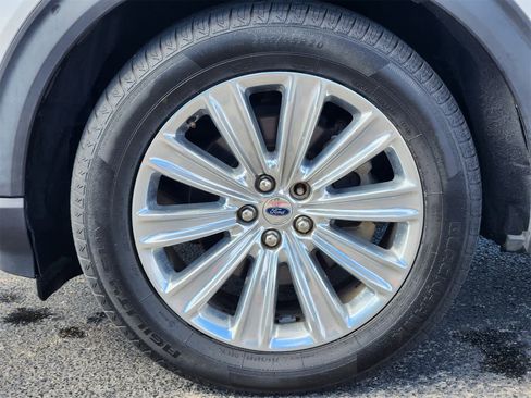 Used 2020 Ford Explorer Limited image 9