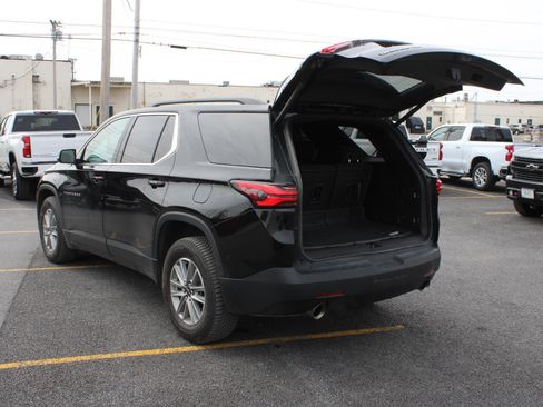 Used 2023 Chevrolet Traverse LT image 7