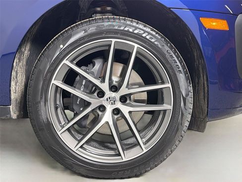 Certified 2026 Porsche Macan AWD/4WD image 14