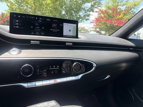 Used 2023 Genesis GV70 3.5T Sport w/ Sport Prestige Package AWD/4WD image 21