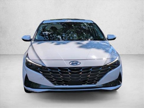Used 2023 Hyundai Elantra Limited FWD image 2