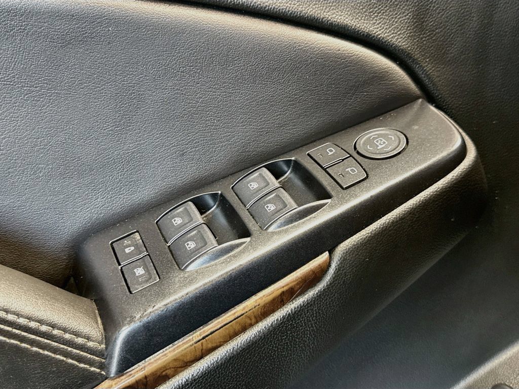 Used 2019 Chevrolet Tahoe LT AWD/4WD image 17