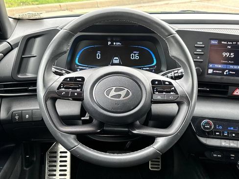 Used 2025 Hyundai Elantra Sport FWD image 14