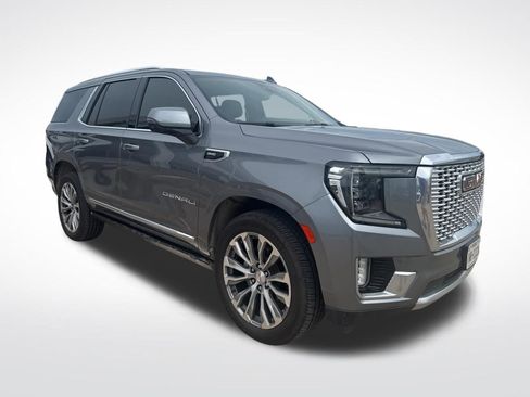 Used 2021 GMC Yukon Denali w/ Denali Premium Package AWD/4WD image 3