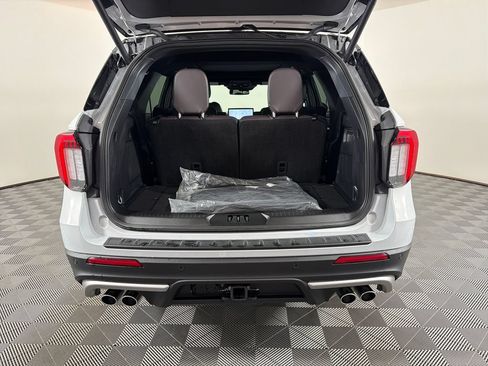 Used 2025 Ford Explorer Platinum w/ Ultimate Package AWD/4WD image 24