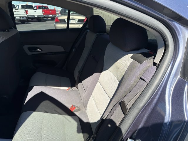 Used 2013 Chevrolet Cruze LS FWD image 21