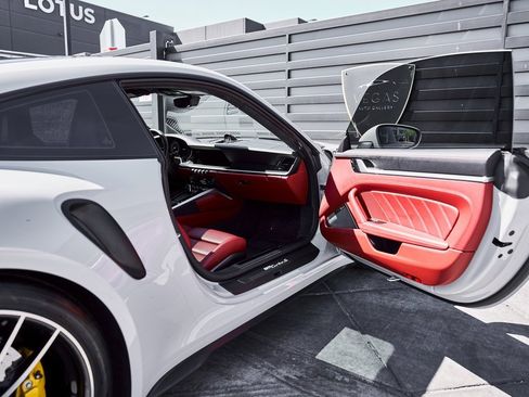 Used 2021 Porsche 911 Turbo S image 22